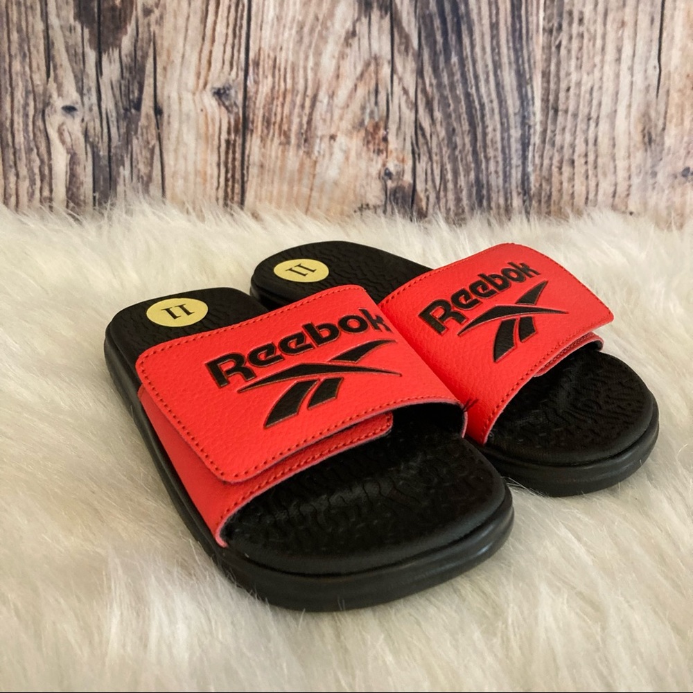 NWT Kids Reebok Slides - Picture 1 of 5